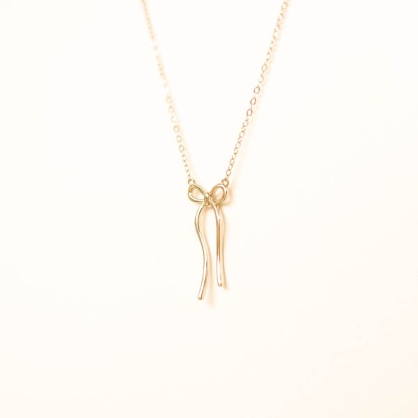 Bow Necklace
